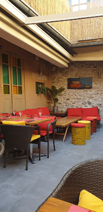 Atmosphère du Restaurant français Restaurant Chez Léon à Vallon-Pont-d'Arc - n°17