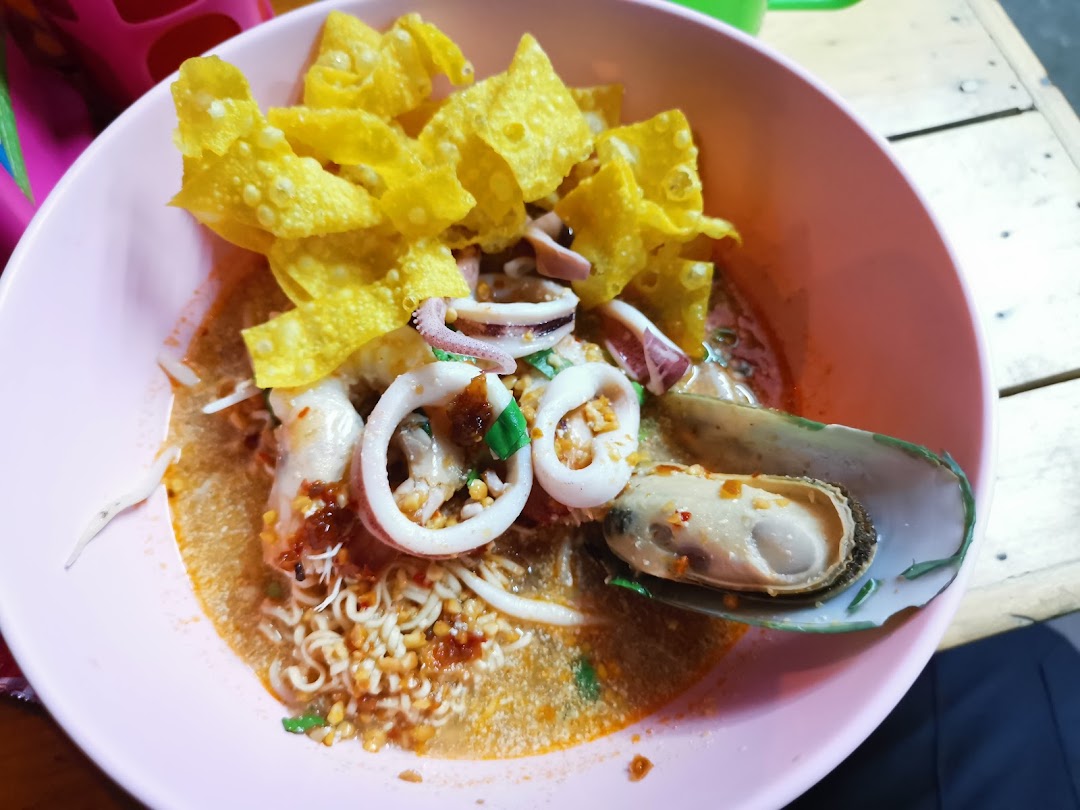 อาหารตามสั่ง ก๋วยเตียวต้มยำ By ลุงชัย