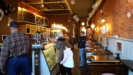 Ice Cream Shop «The Comfy Cow New Albany», reviews and photos, 109 E Market St, New Albany, IN 47150, USA