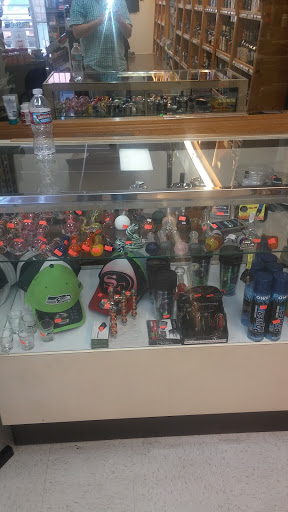 Liquor Store «White Center Liquor», reviews and photos, 9822 15th Ave SW, Seattle, WA 98106, USA