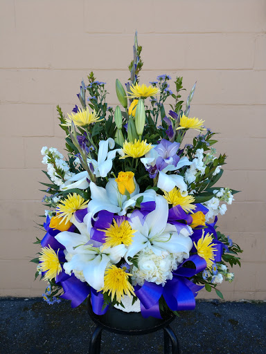 Florist «Village Flowers & Gifts», reviews and photos, 527 W Lodi Ave, Lodi, CA 95242, USA