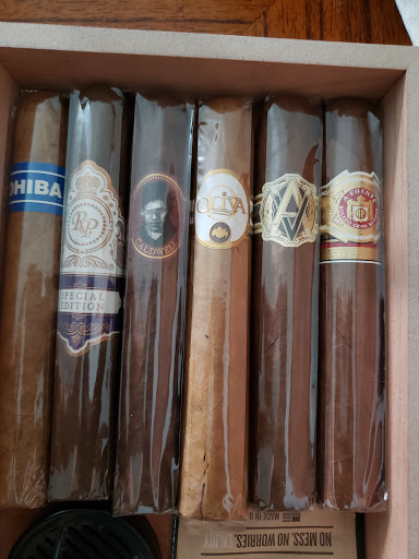 Tobacco Shop «Smoke 4 Less», reviews and photos, 909 S Central Ave, Compton, CA 90220, USA