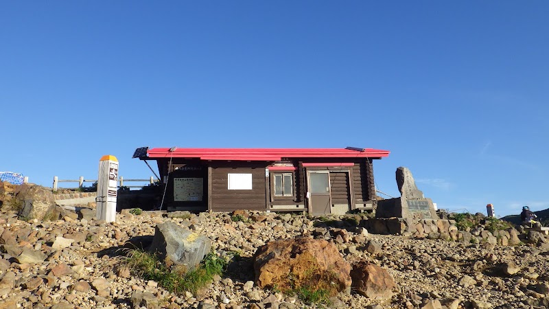 峰の茶屋跡避難小屋
