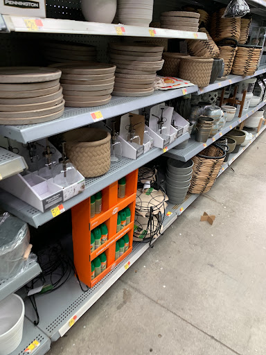 Tire Shop «Walmart Tires & Auto Parts», reviews and photos, 2020 Bashford Manor Ln, Louisville, KY 40218, USA