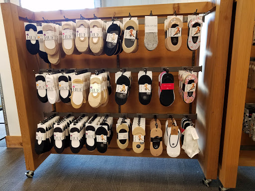 Shoe Store «DSW Designer Shoe Warehouse», reviews and photos, 2453 NW 185th Ave, Hillsboro, OR 97124, USA