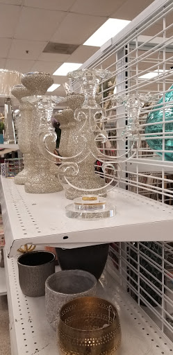 Clothing Store «Ross Dress for Less», reviews and photos, 2525 NE 10th Ct, Homestead, FL 33033, USA