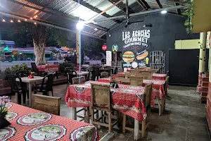 Restaurante, Hospedaje y Llanteria 'Las Acacias' image