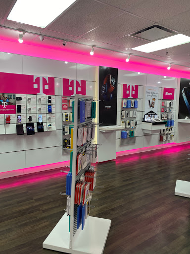 Cell Phone Store «T-Mobile», reviews and photos, 16600 W 159th St #103, Lockport, IL 60441, USA