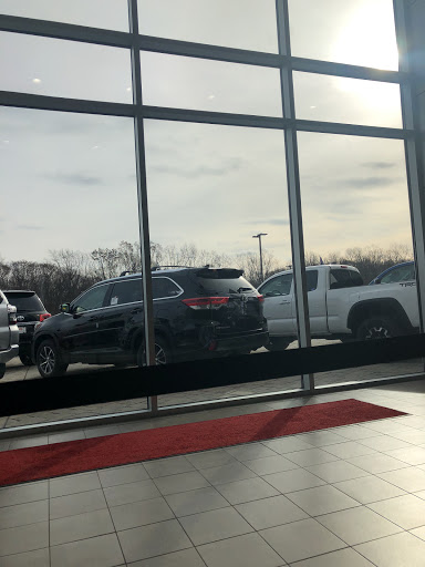 Car Dealer «Colonial Toyota», reviews and photos, 550 George Washington Hwy, Smithfield, RI 02917, USA