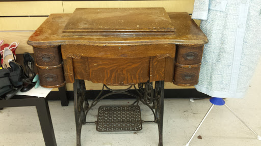 Thrift Store «TC Resale & Donation Thrift Store», reviews and photos, 5050 SE 82nd Ave, Portland, OR 97266, USA