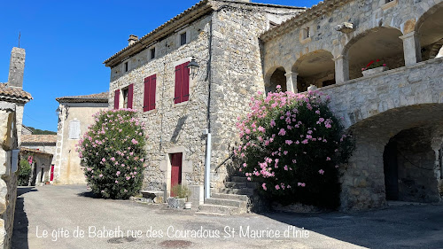 Le Domaine du Viticulteur - Gîtes & Piscine à Saint-Maurice-d'Ibie