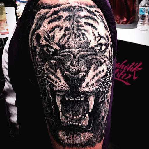 Explore girls tattoo ideas, creative tattoo ideas in Miami, available at Inkaholik Tattoos