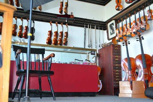 Stringed instrument maker Reno