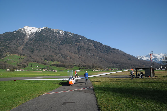 flugplatz-schaenis.ch