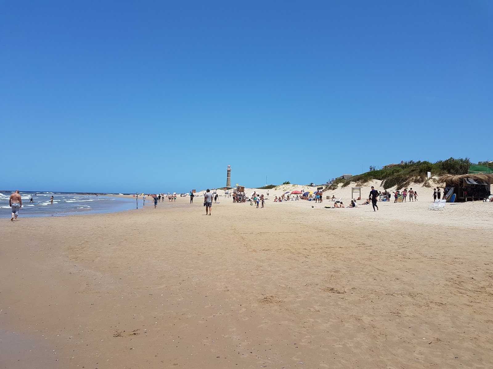 Valokuva Brava de Jose Ignacio Beachista. pinnalla turkoosi puhdas vesi:n kanssa