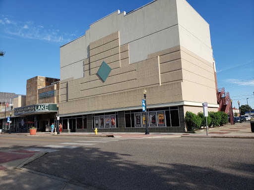 Movie Theater «Lake 8 Movies», reviews and photos, 588 W Tuscarawas Ave, Barberton, OH 44203, USA