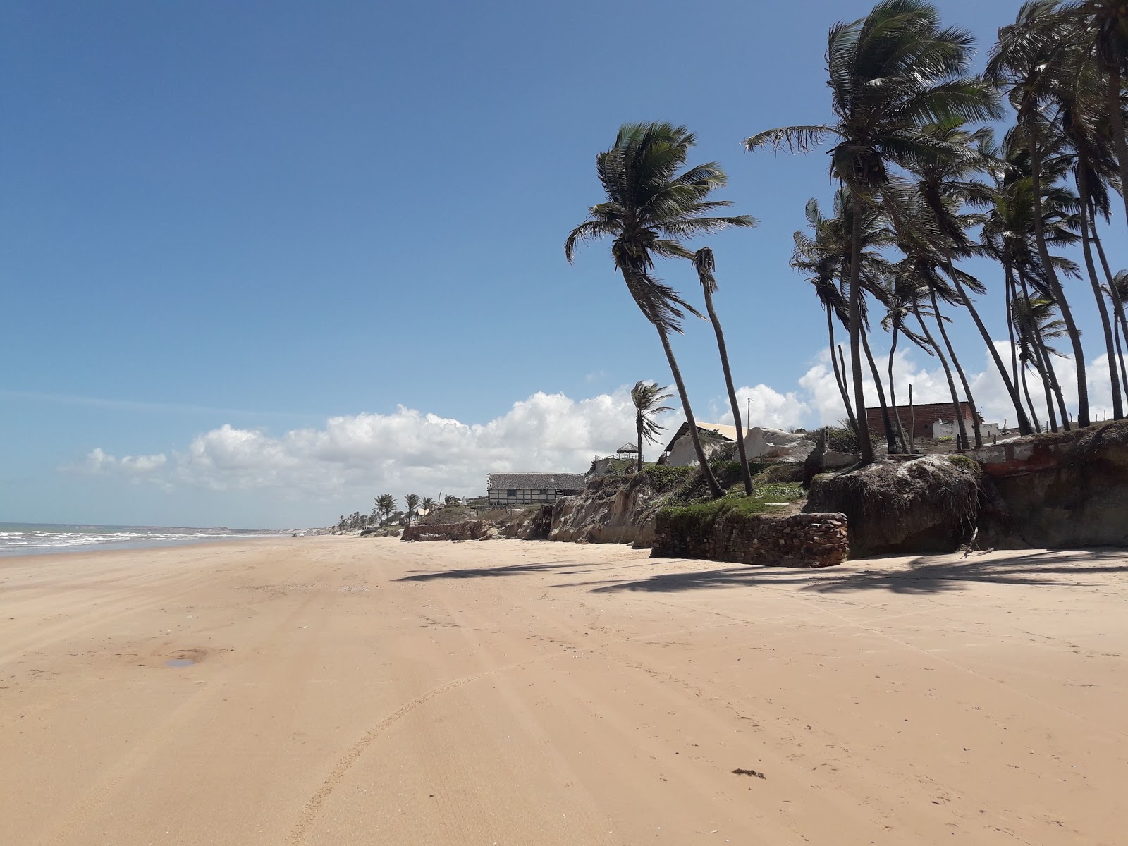 奎沙巴二海滩的照片 带有明亮的沙子表面