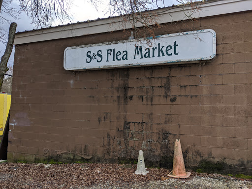 Used Furniture Store «S&S Flea Market», reviews and photos, 251 Albright Rd, Rock Hill, SC 29730, USA