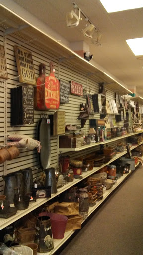 Shopping Mall «West Kentucky Factory Outlet», reviews and photos, 385 Outlet Ave, Eddyville, KY 42038, USA