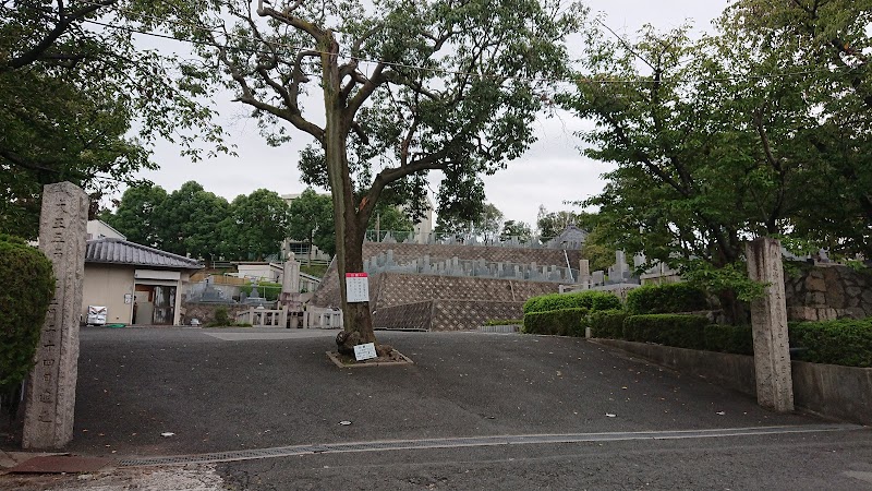 本厳寺墓地