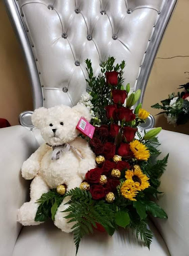 Florist «Floreria La Orquidea», reviews and photos, 510 S 1st St, Yakima, WA 98901, USA