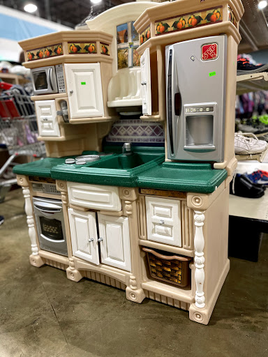 Thrift Store «Missions Thrift Store», reviews and photos, 2721 E Millbrook Rd, Raleigh, NC 27604, USA