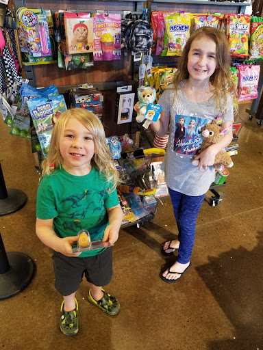 Clothing Store «Tillys», reviews and photos, 6581 N Riverside Dr, Fresno, CA 93722, USA