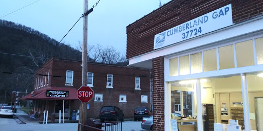 Restaurant «The Pineapple Tea Room & Coffee Shoppe», reviews and photos, 604 Colwyn St, Cumberland Gap, TN 37724, USA