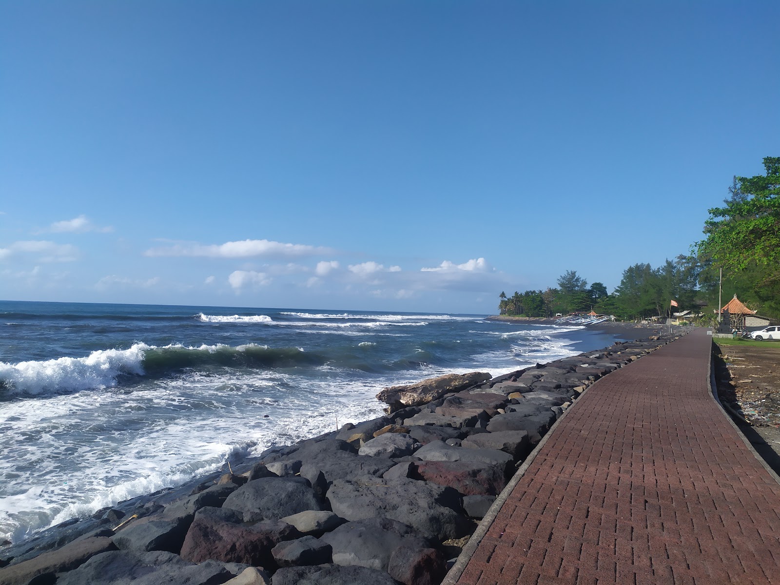 Foto von Cucukan Beach und die siedlung