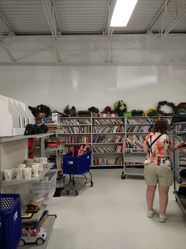 Thrift Store «Goodwill Retail Store of St. Peters – Mid Rivers», reviews and photos, 620 Mid Rivers Mall Dr, St Peters, MO 63376, USA