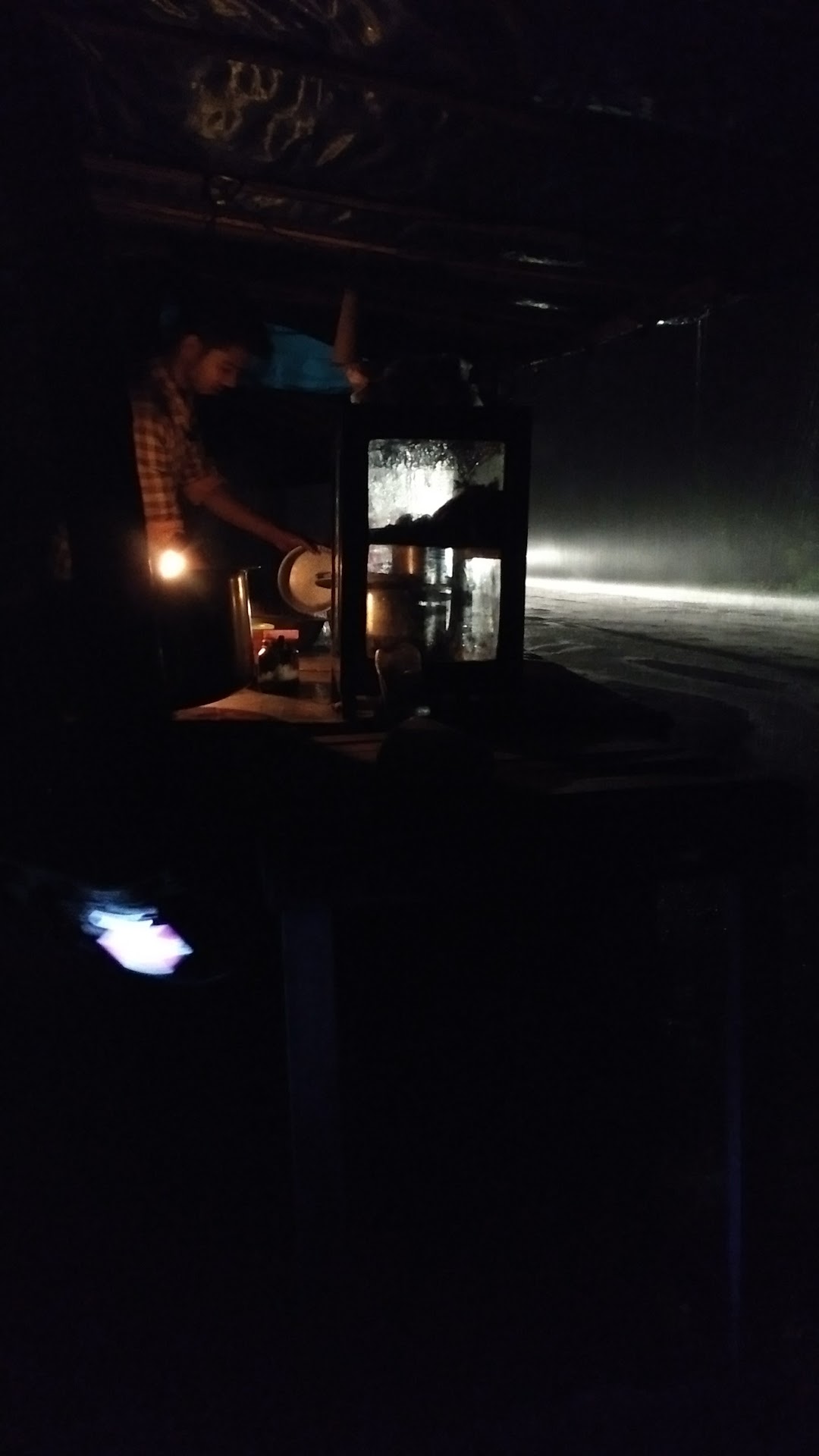 കുക്കു ഏട്ടൻസ് ചായക്കട