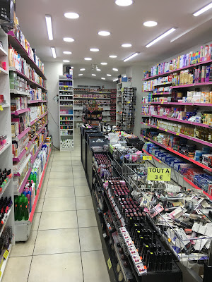 Diva cosmetiques Notre magasin n'a pas de site internet Nous ne sommes pas responsable de vos achats sur les sites frauduleux à Marseille