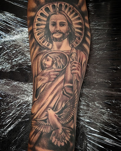 Explore north carolina tattoo ideas, creative tattoo ideas in Garden Grove, available at Dr. Tattoo Studio