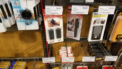 Camping Store «REI», reviews and photos, 15200 Potomac Town Pl #140, Woodbridge, VA 22191, USA