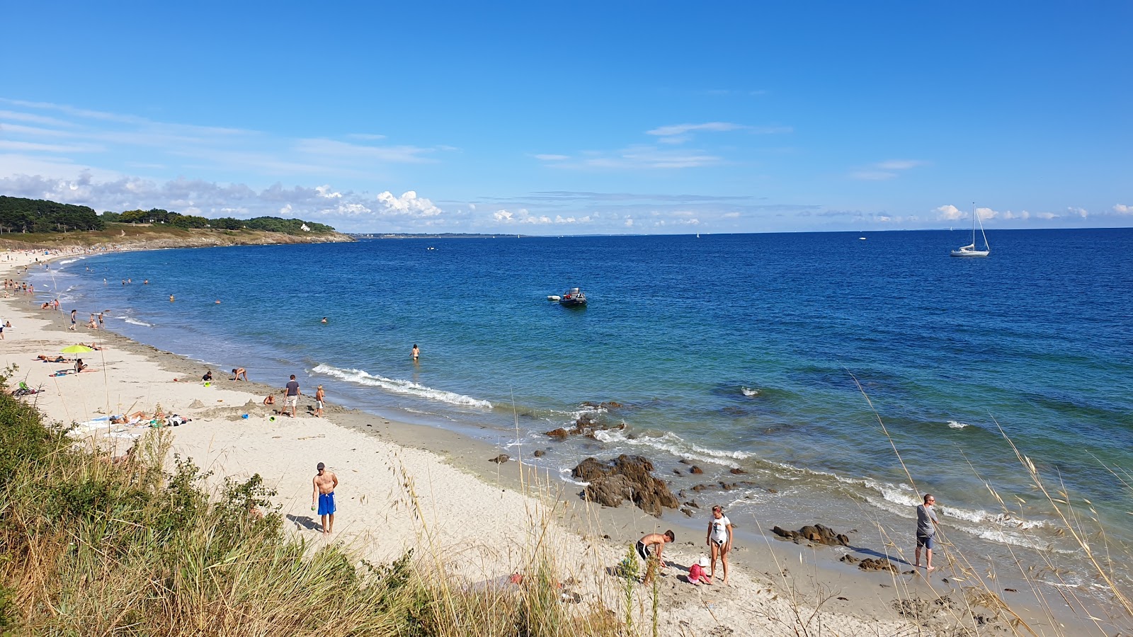 Photo de Plage de Raguénez avec l'eau cristalline de surface