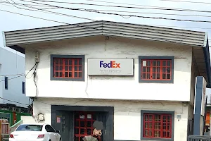 FedEx Red Star Express image