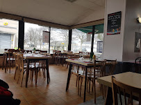 Atmosphère du Restaurant La Roseraie à Seiches-sur-le-Loir - n°4
