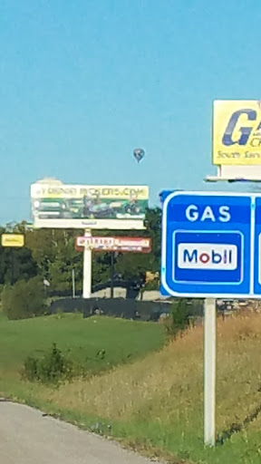 Used Car Dealer «Lake St. Louis Auto Collection», reviews and photos, 12542 Veterans Memorial Pkwy, Wentzville, MO 63385, USA