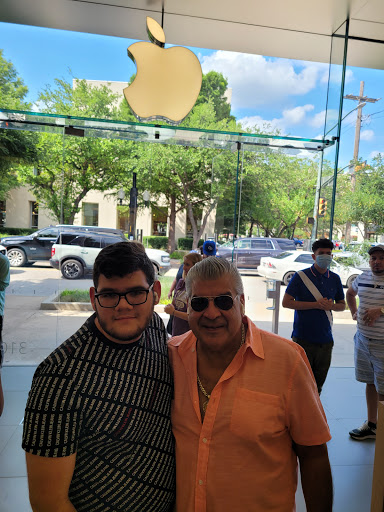Computer Store «Apple Knox Street», reviews and photos, 3101 Knox St, Dallas, TX 75205, USA
