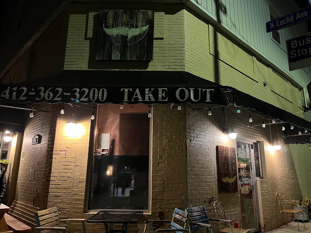 Smiling Banana Leaf 15206