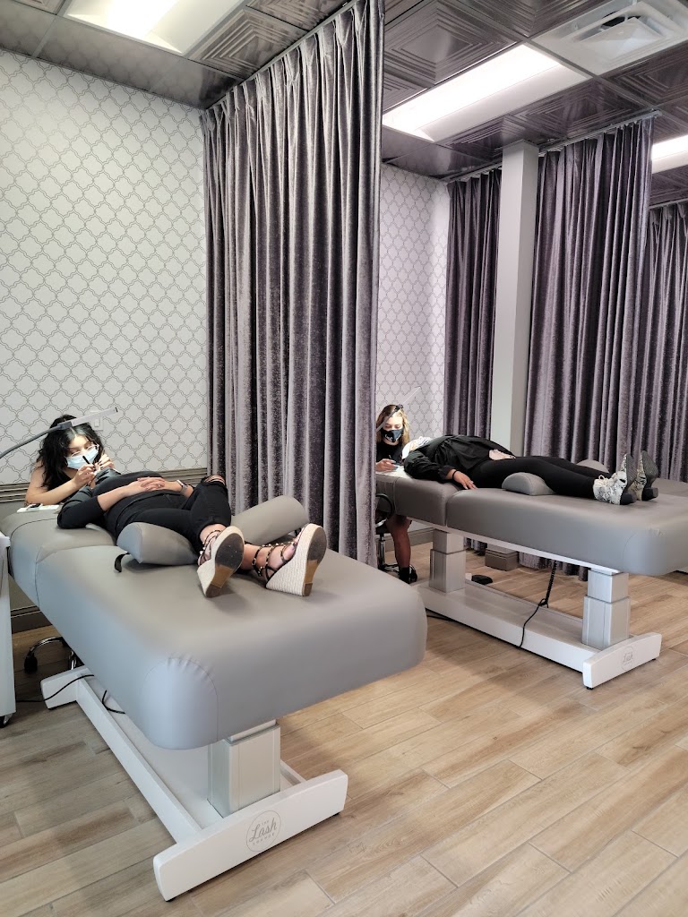 The Lash Lounge Belmont Shore – Long Beach 90803
