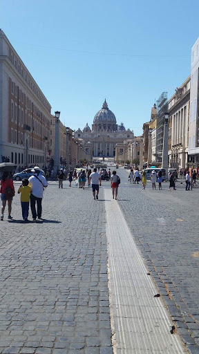 Thrift Store «Goodwill Store & Donation Center», reviews and photos, 675 W North Ave, Elmhurst, IL 60126, USA