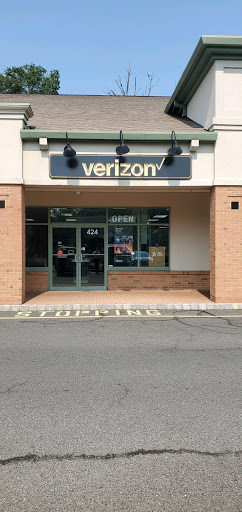 Verizon Authorized Retailer - Wireless Zone, 424 Main St, Spotswood, NJ 08884, USA, 