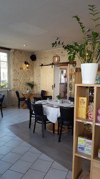 Atmosphère du Restaurant Le Cheval Blanc à Château-Landon - n°8