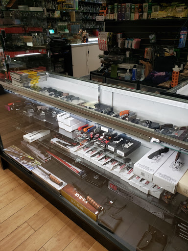 Gift Shop «Mountain Wookies Gifts Smoke Apparel», reviews and photos, 109 W Midland Ave, Woodland Park, CO 80863, USA