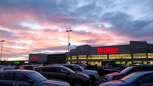 Supermarket «Hy-Vee», reviews and photos, 207 NE Englewood Rd, Kansas City, MO 64118, USA
