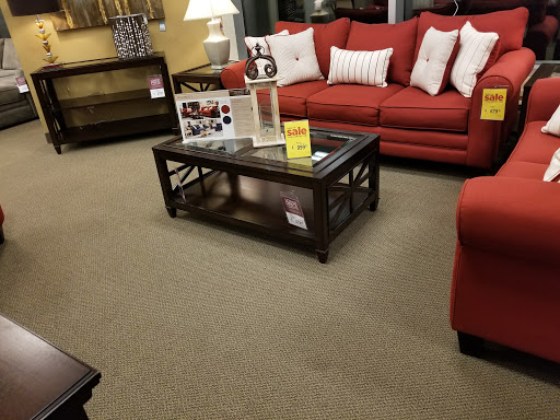 Furniture Store «Raymour & Flanigan Furniture and Mattress Store», reviews and photos, 100 Highland Ave, Seekonk, MA 02771, USA