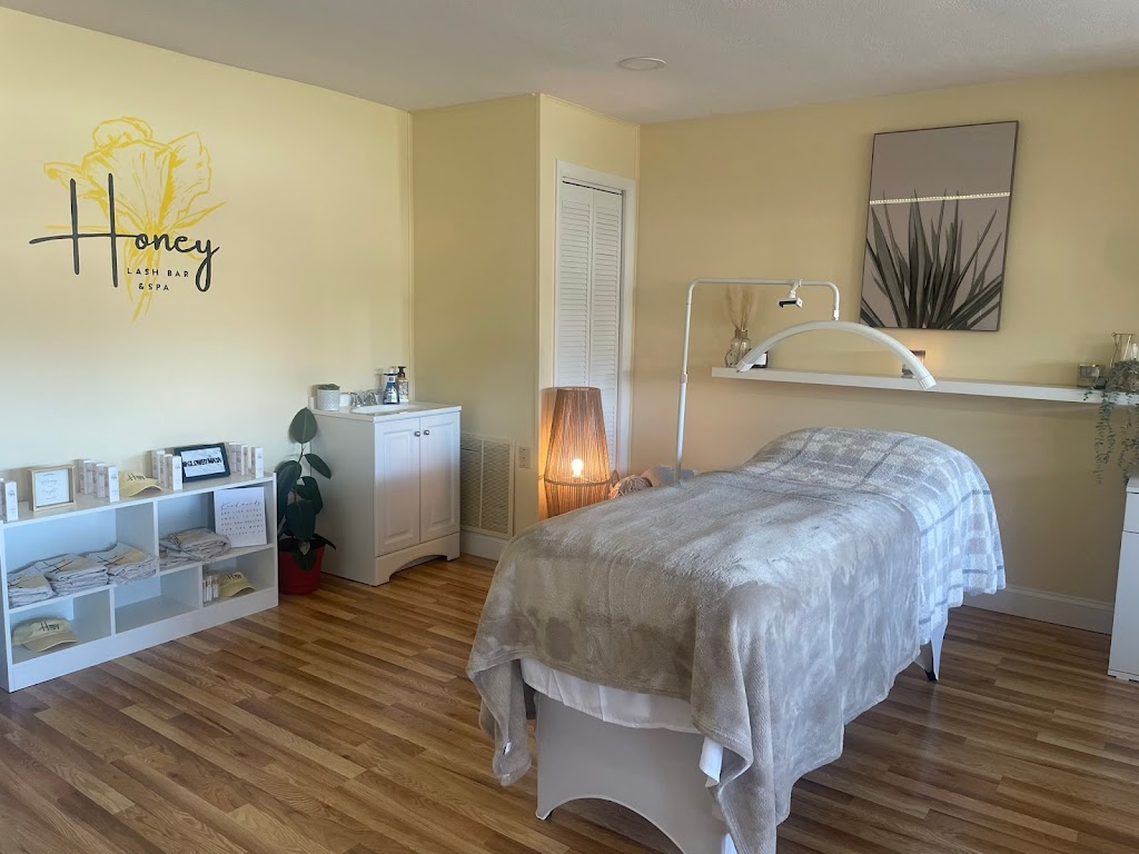 Honey Lash Bar & Spa 01824