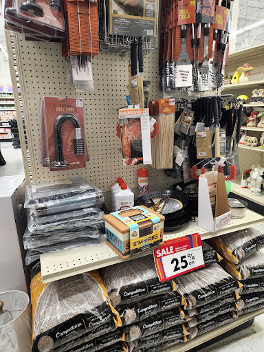 Discount Store «Big Lots», reviews and photos, 29712 Southfield Rd, Southfield, MI 48076, USA