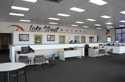Car Dealer «Auto Villa», reviews and photos, 302 S Lake St, Grayslake, IL 60030, USA